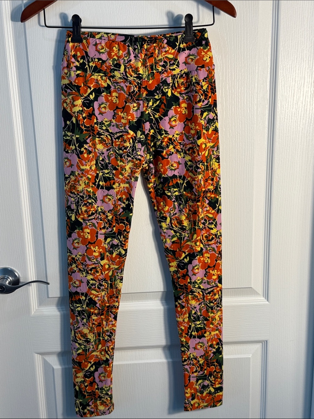 LuLaRoe Floral Print Leggings in Orange, Pink & Black One Size NWOT